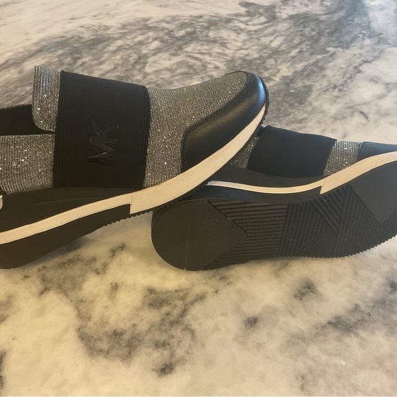 Michael Kors Felix trainers. Size 7.5. Excellent condition. - Picture 3 of 4